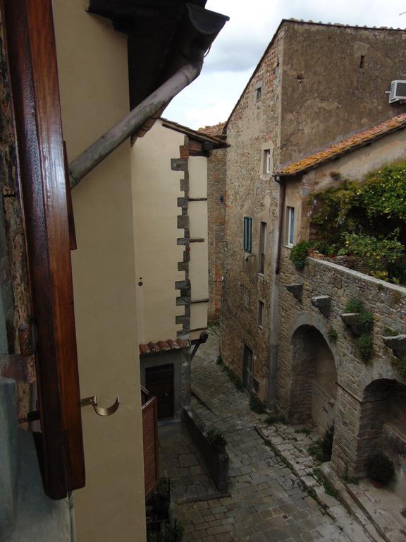 Domus Ghibellinae- Fonte Di San Benedetto Daire Cortona Oda fotoğraf