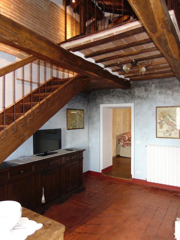 Domus Ghibellinae- Fonte Di San Benedetto Daire Cortona Oda fotoğraf