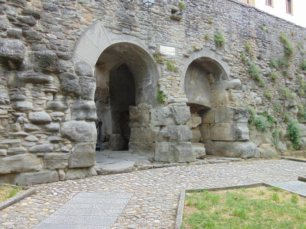 Domus Ghibellinae- Fonte Di San Benedetto Daire Cortona Oda fotoğraf